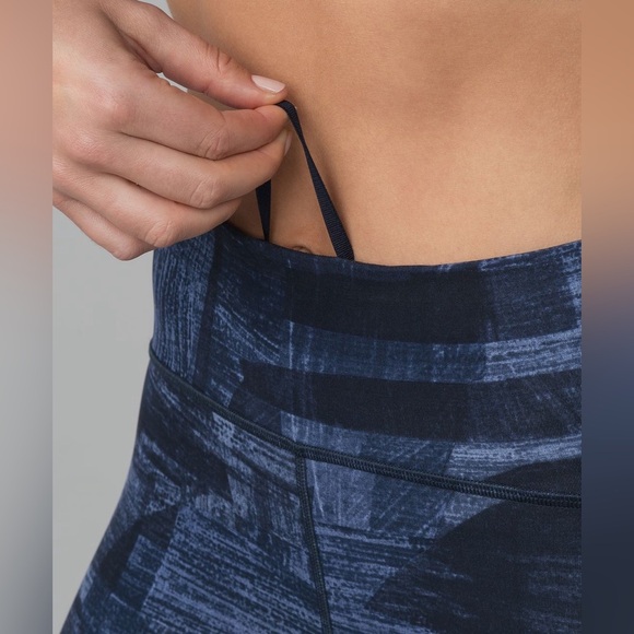 Lululemon Train Times 7/8 Pant size 4 - Picture 5 of 8